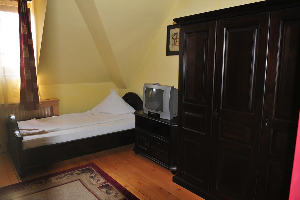 Pensiunea Onix Făgăraş Habitación foto
