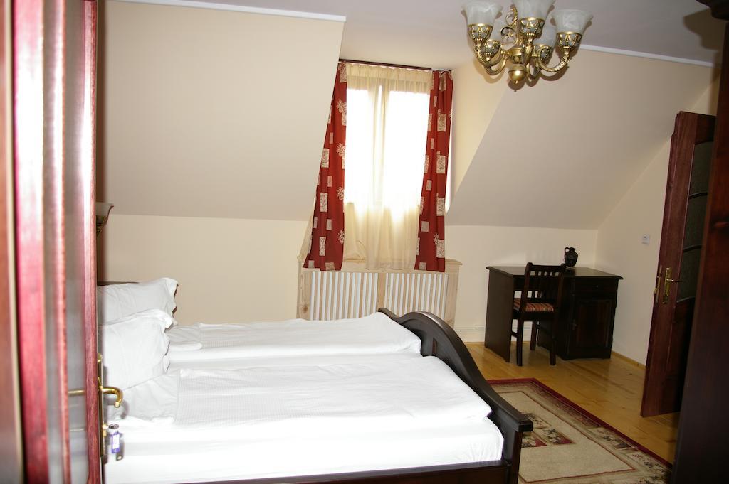 Pensiunea Onix Făgăraş Habitación foto