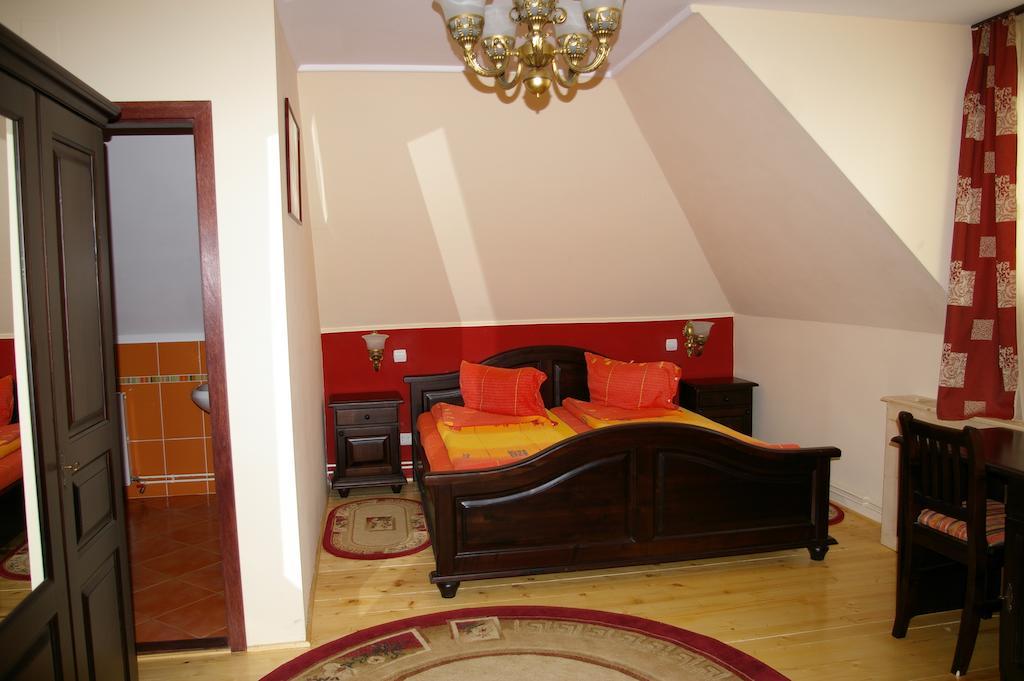 Pensiunea Onix Făgăraş Habitación foto